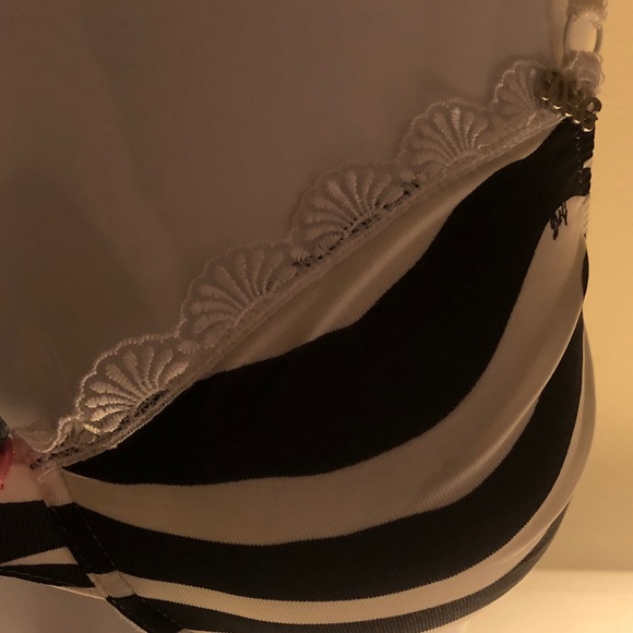Dolce & Gabbana Zebra Print Bra with Lace Trim - Picture 5 of 9